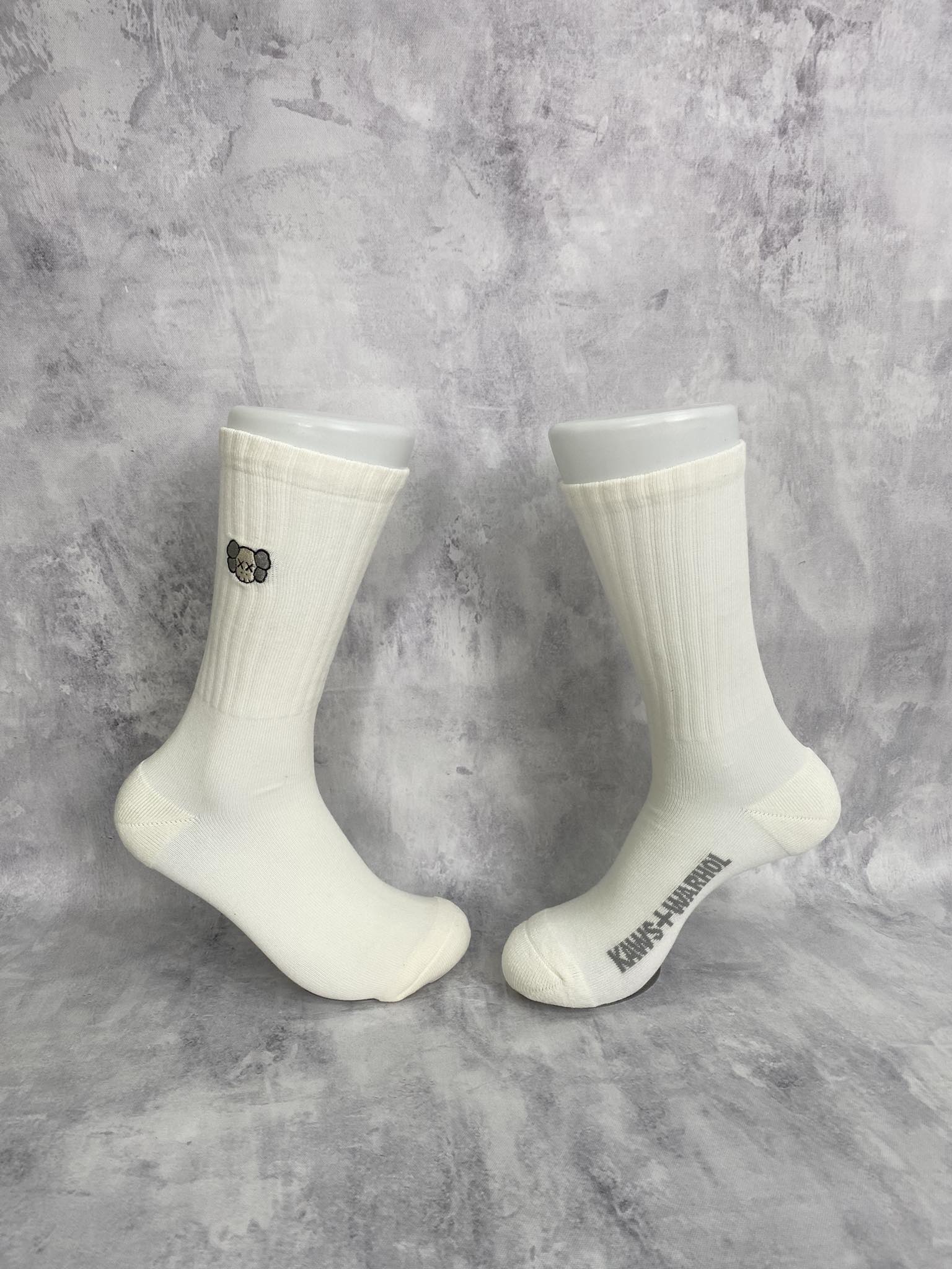 Phụ Kiện Chính Hãng - Tất Kaws Warhol Uniqlo 