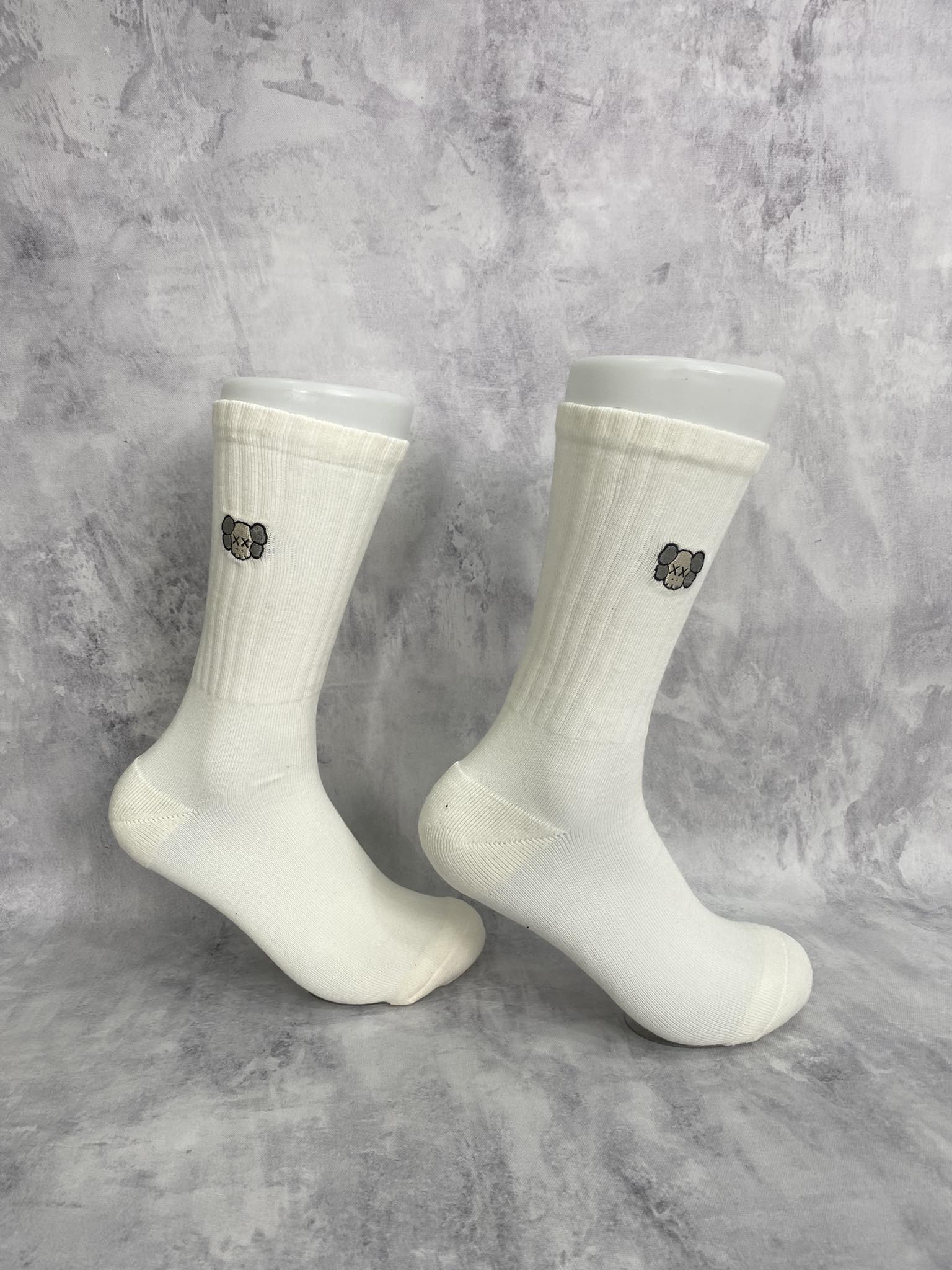 Phụ Kiện Chính Hãng - Tất Kaws Warhol Uniqlo 