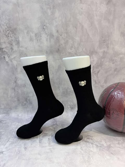 Phụ Kiện Chính Hãng - Tất Kaws Warhol Uniqlo 