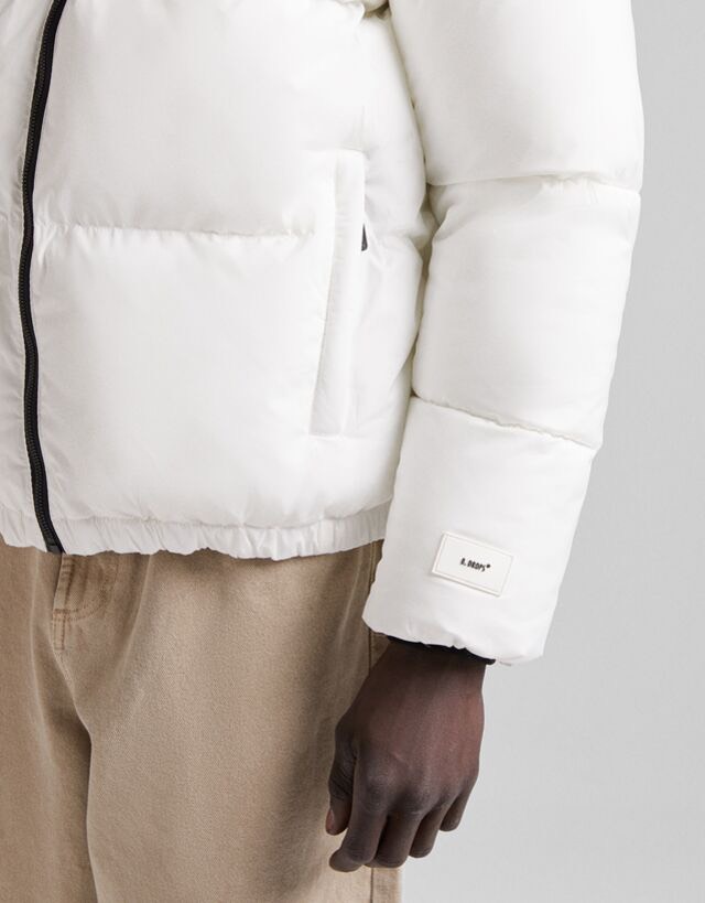 Áo Khoác Chính Hãng - Bershka Puffer Unisex Jacket Tay Chun Đen 'White' - 6671-086-250
