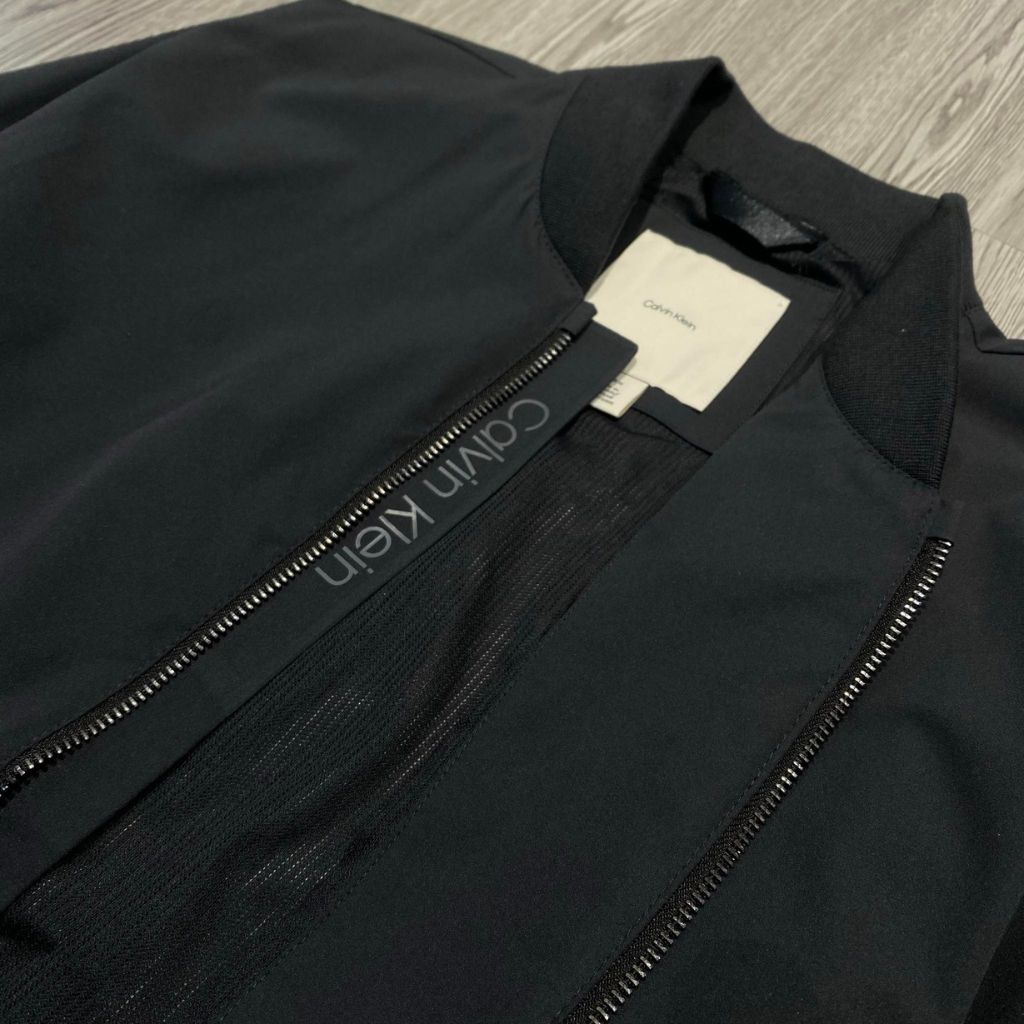 Áo Khoác Chính Hãng - Calvin Klein Men's Lightweight Bomber Jacket ‘Iron’ - C24037AZ-IRN