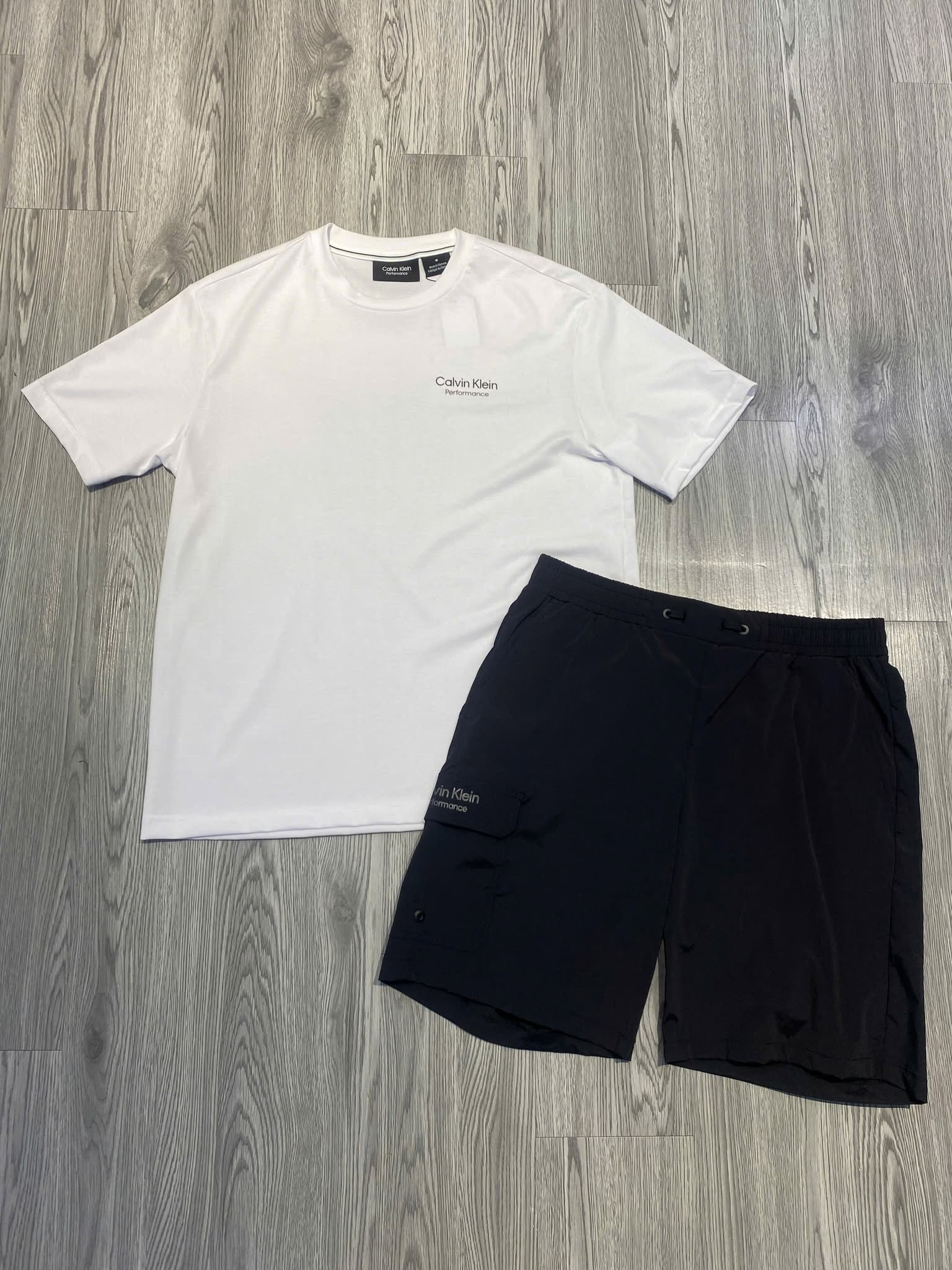 Bộ Thể Thao Hè - Calvin Klein Cargo Shorts And T-Shirt 