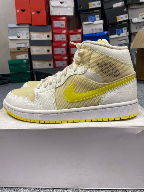 Giày Casual Chính Hãng - Nike Wmns Air Jordan 1 Mid SE 'Voltage Yellow' - DB2822-107