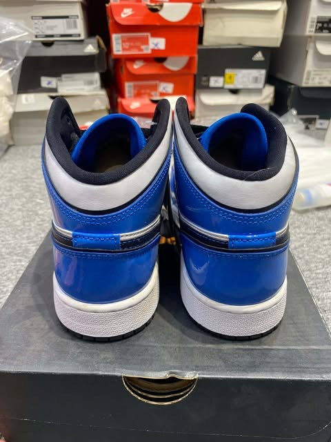 Giày Casual Chính Hãng - Nike Jordan 1 Mid 