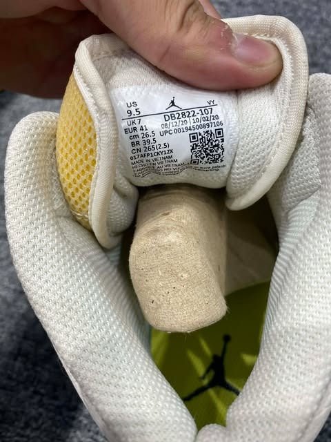 Giày Casual Chính Hãng - Nike Wmns Air Jordan 1 Mid SE 'Voltage Yellow' - DB2822-107