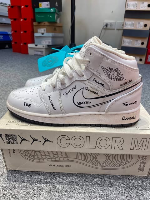 Giày Casual Chính Hãng - Nike Nữ Air Jordan 1 Mid 