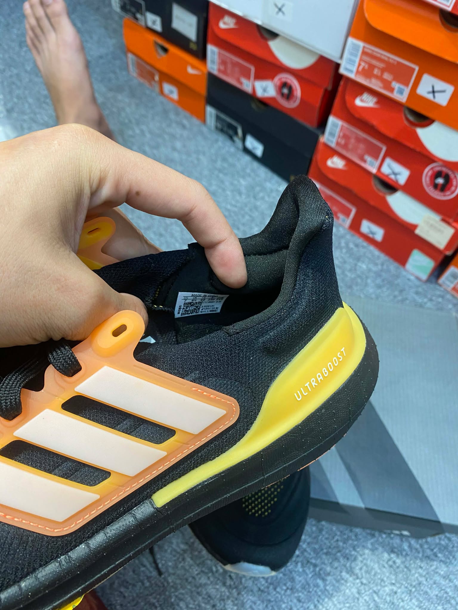 Giày Casual Chính Hãng - AdidasUltraboost Light 