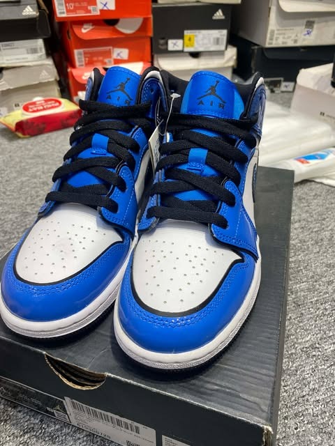 Giày Casual Chính Hãng - Nike Jordan 1 Mid 