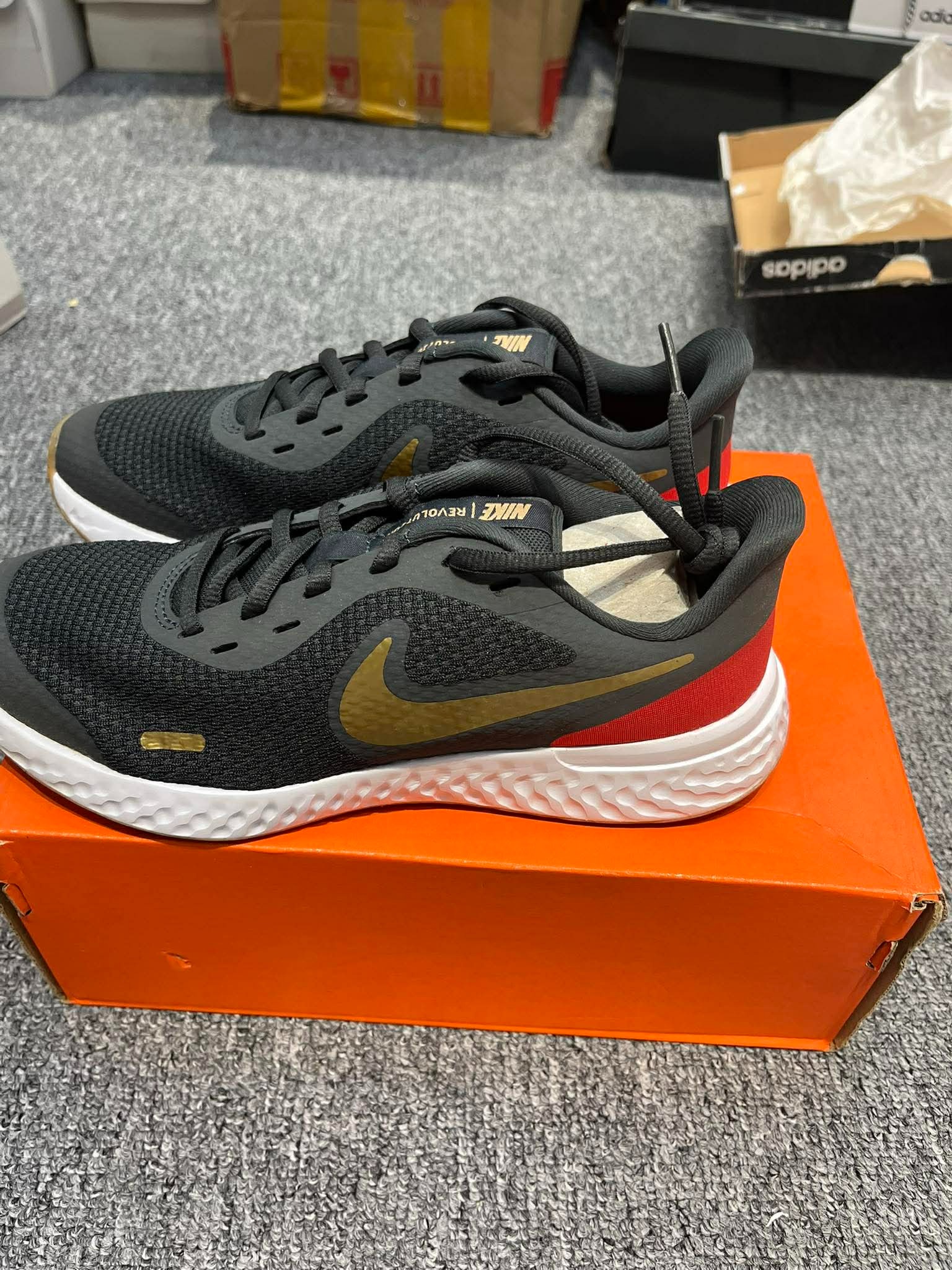 Giày Casual Chính Hãng - Nike Revolution 5 