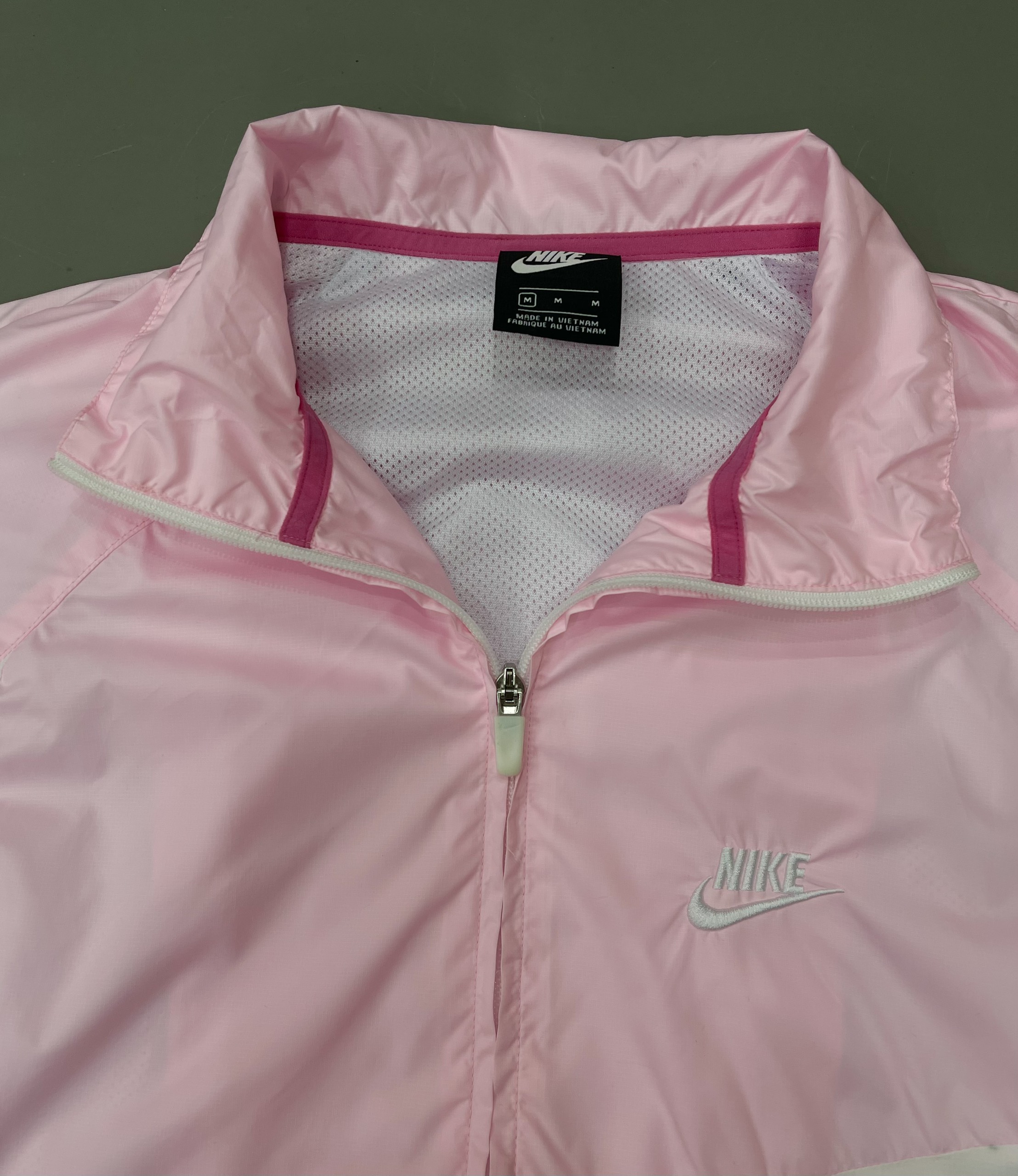Áo Khoác Nam Nữ Gió Nike Big Swoosh Logo Pink