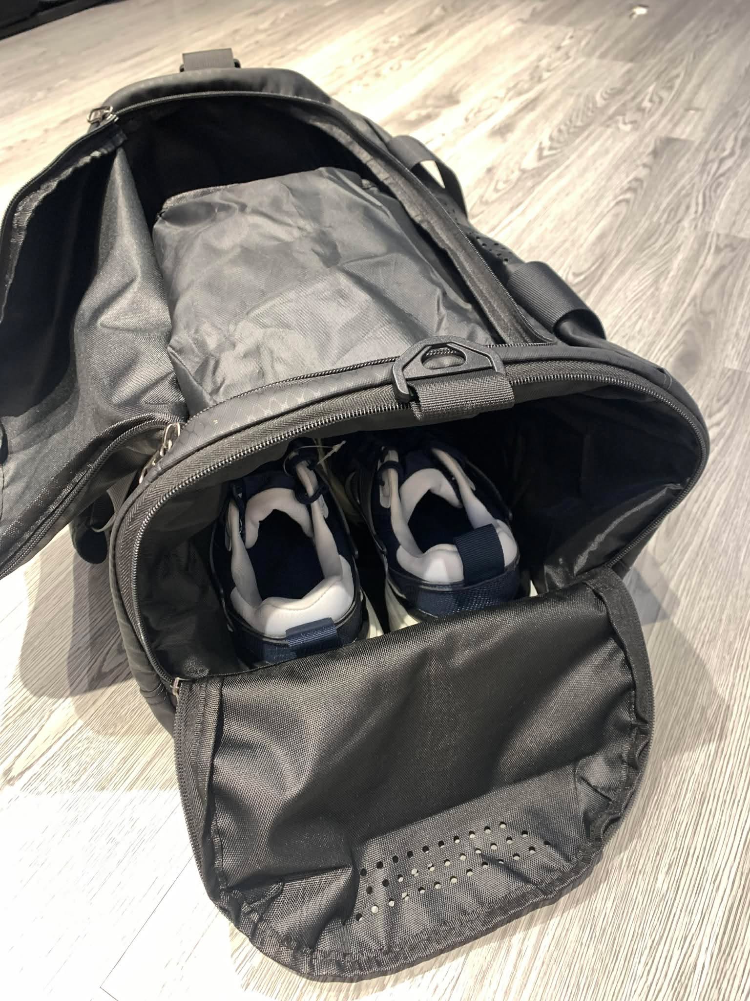 Phụ Kiện Chính Hãng - Túi Trống Under Armour Undeniable 5.0 Duffle Bag - 1300214