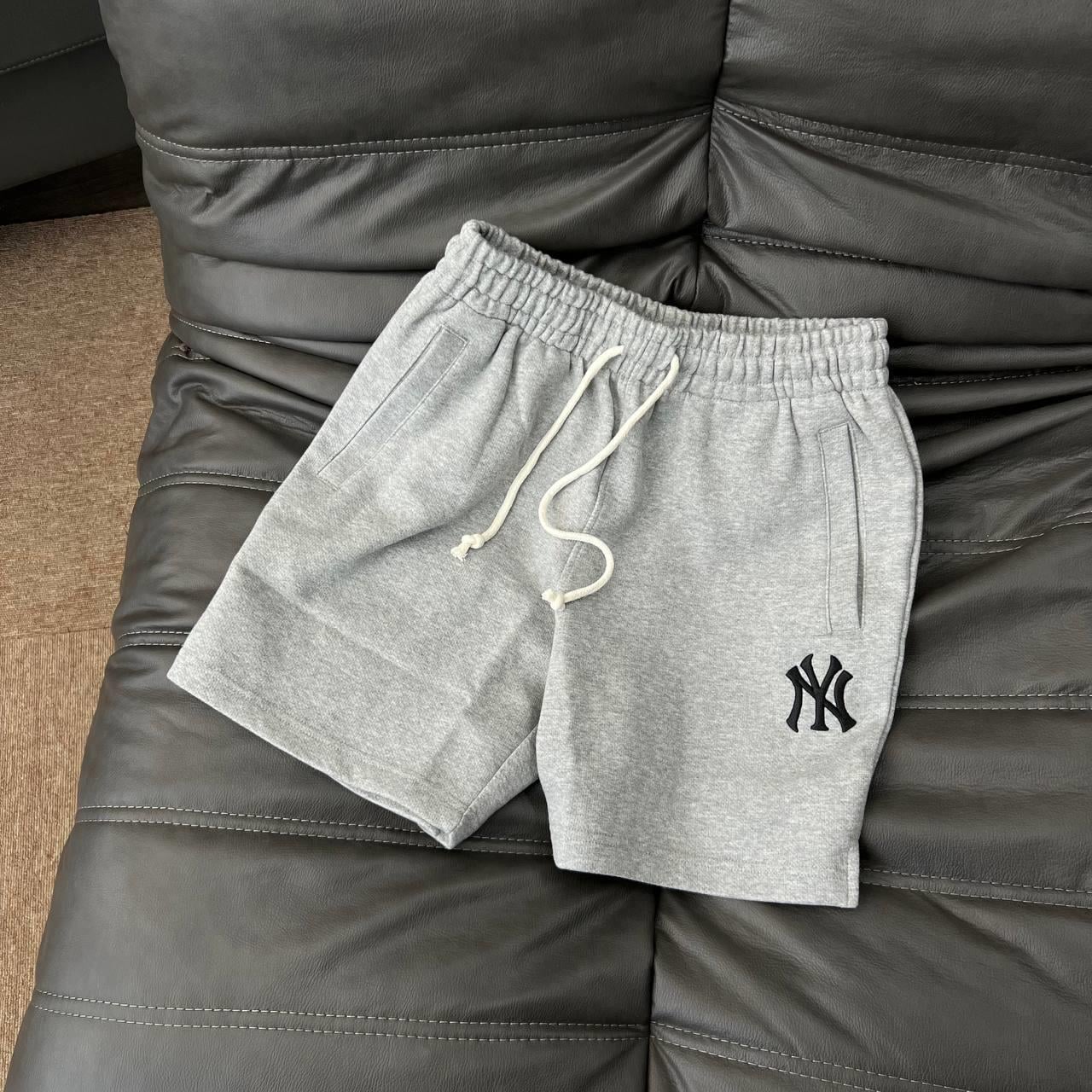 QUẦN SHORTS CHÍNH HÃNG - NEW ERA logo NY New York Yankees Grey - 13570091