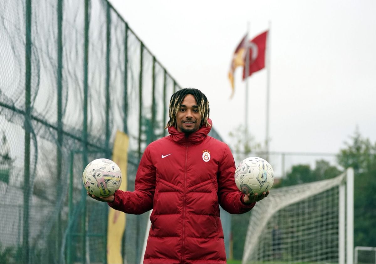 Áo Khoác Chính Hãng - Áo Khoác Nike Lông Vũ LFC Paddded Strike Jacket  ''Red''- DQ0902AB