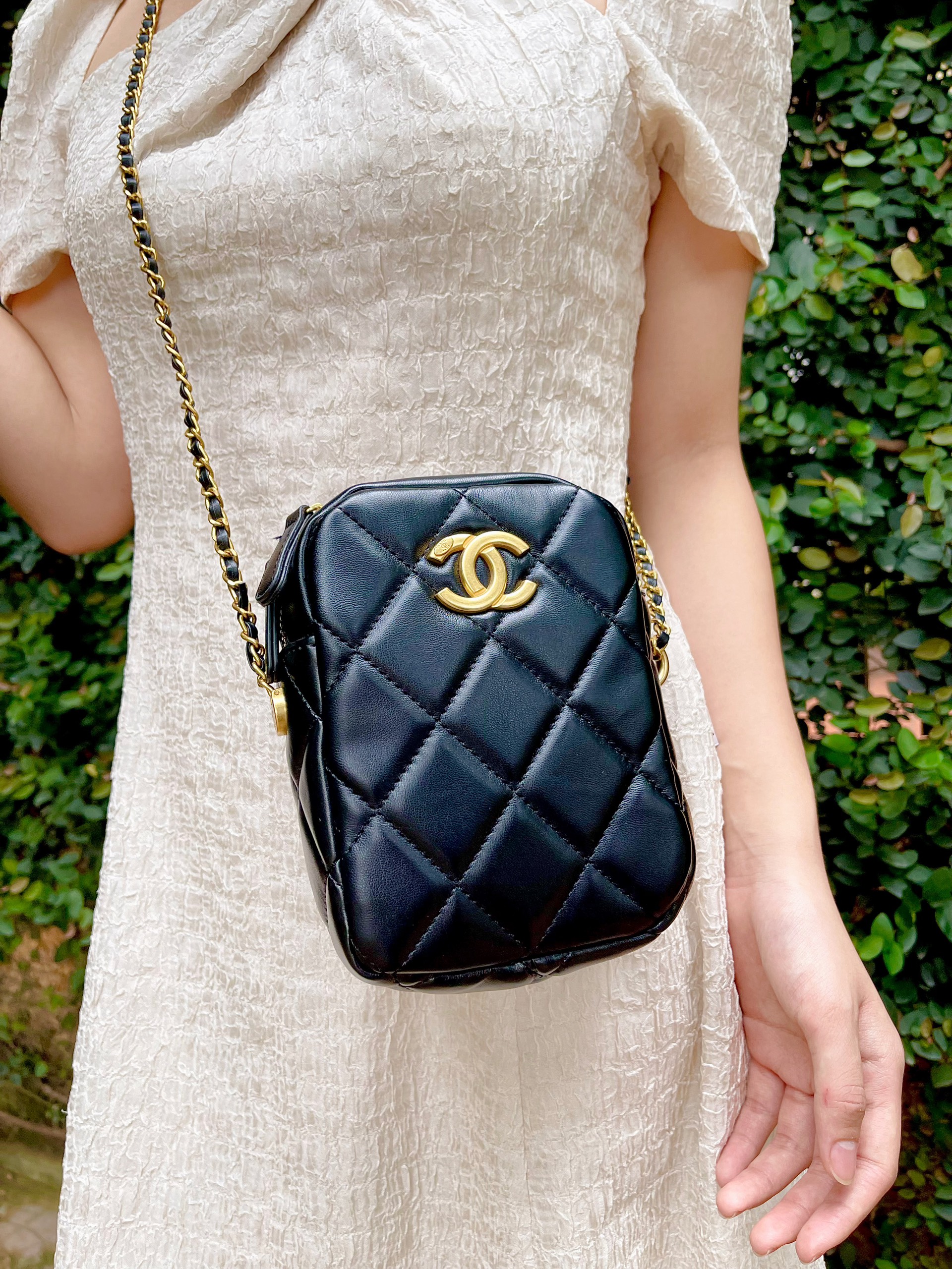 Chanel White Quilted Lambskin Mini Flap Bag With Pearl Crush Chain Pale  Gold Hardware 2022 Available For Immediate Sale At Sothebys