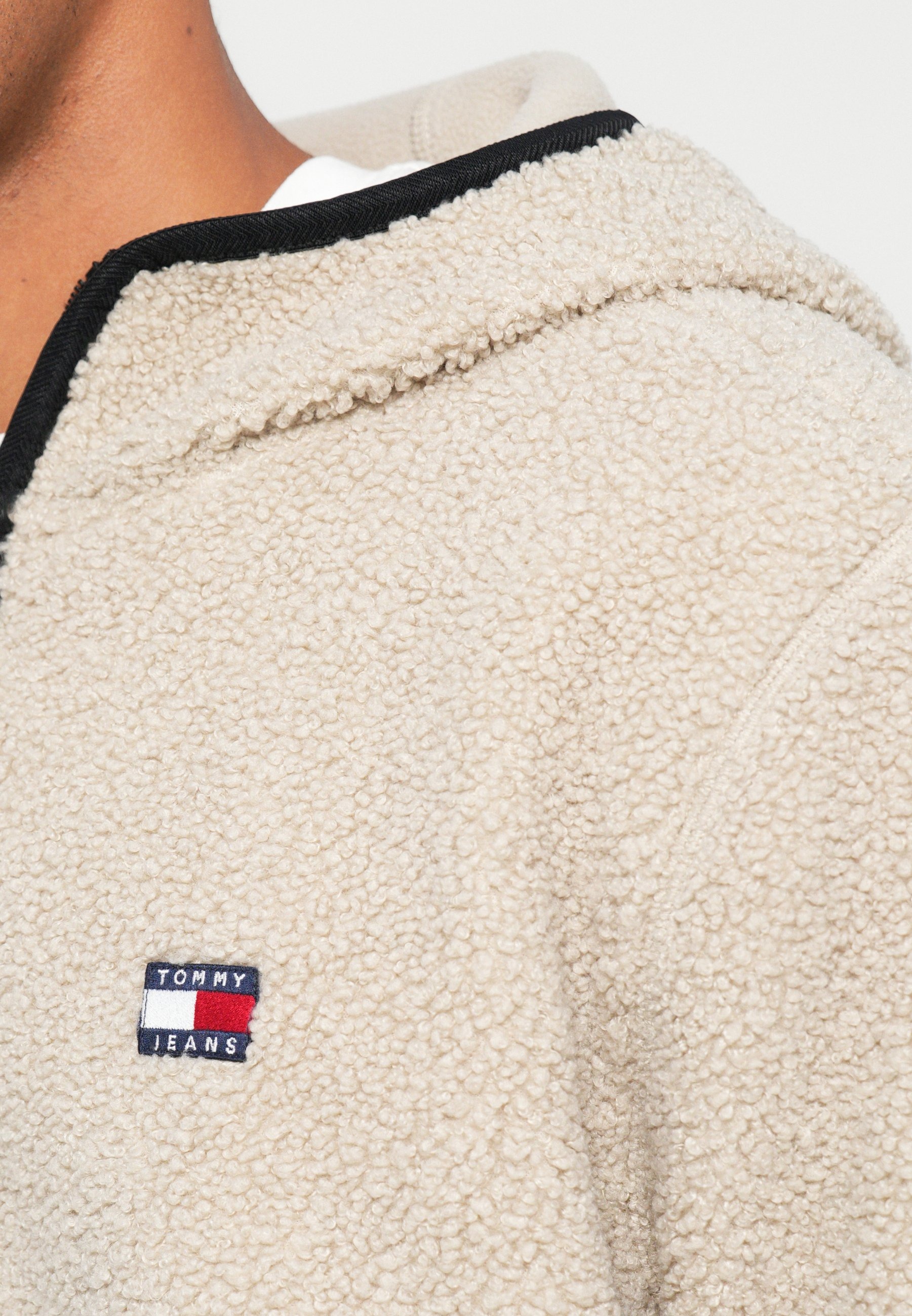 Áo Khoác Phao Chính Hãng - Tommy Hilfiger BADGE ZIP UNISEX Fleece jacket 