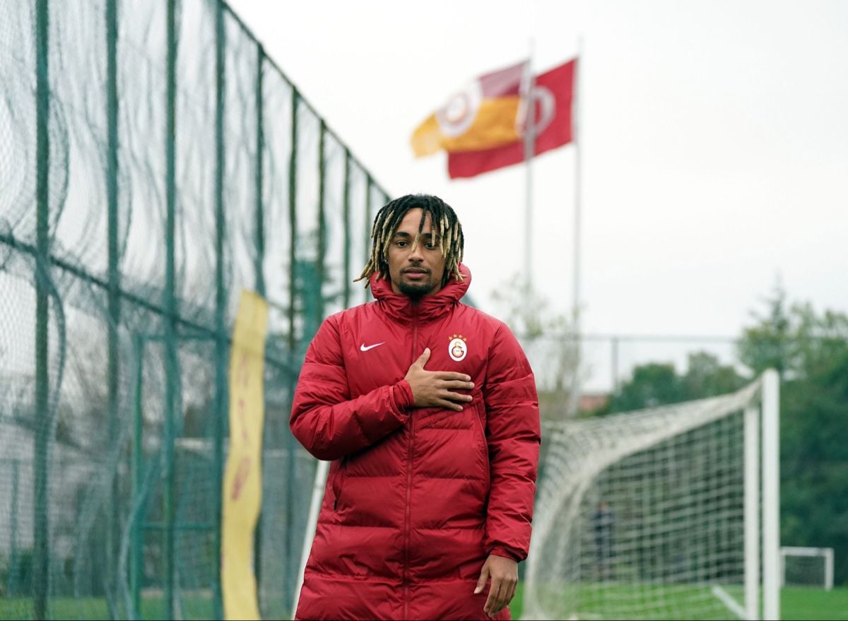 Áo Khoác Chính Hãng - Áo Khoác Nike Lông Vũ LFC Paddded Strike Jacket  ''Red''- DQ0902AB