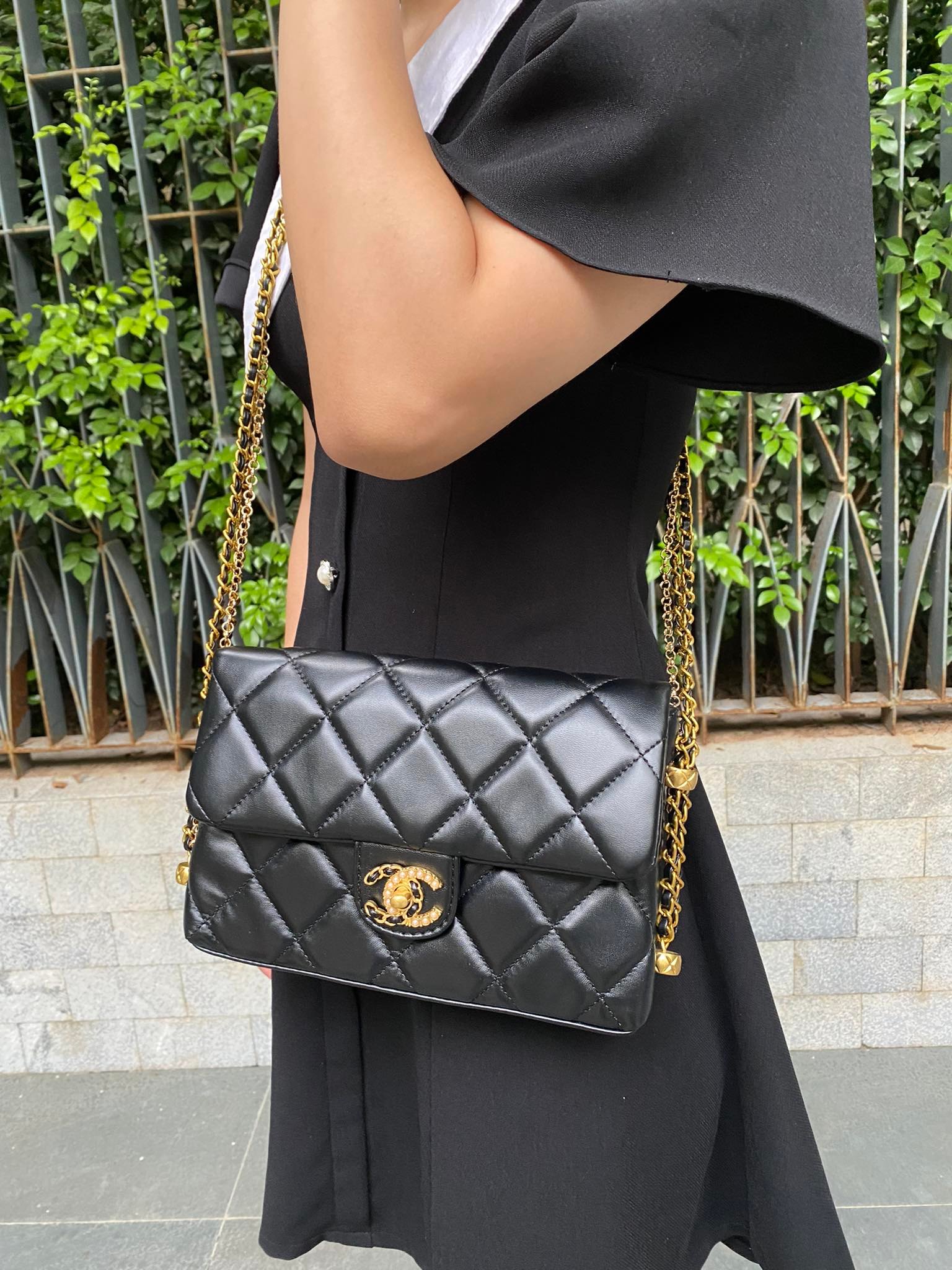 Chanel Small Black Leather Classic Thin Flap Chain CC Gold Chain Crossbody  Bag  Trường THPT Anhxtanh