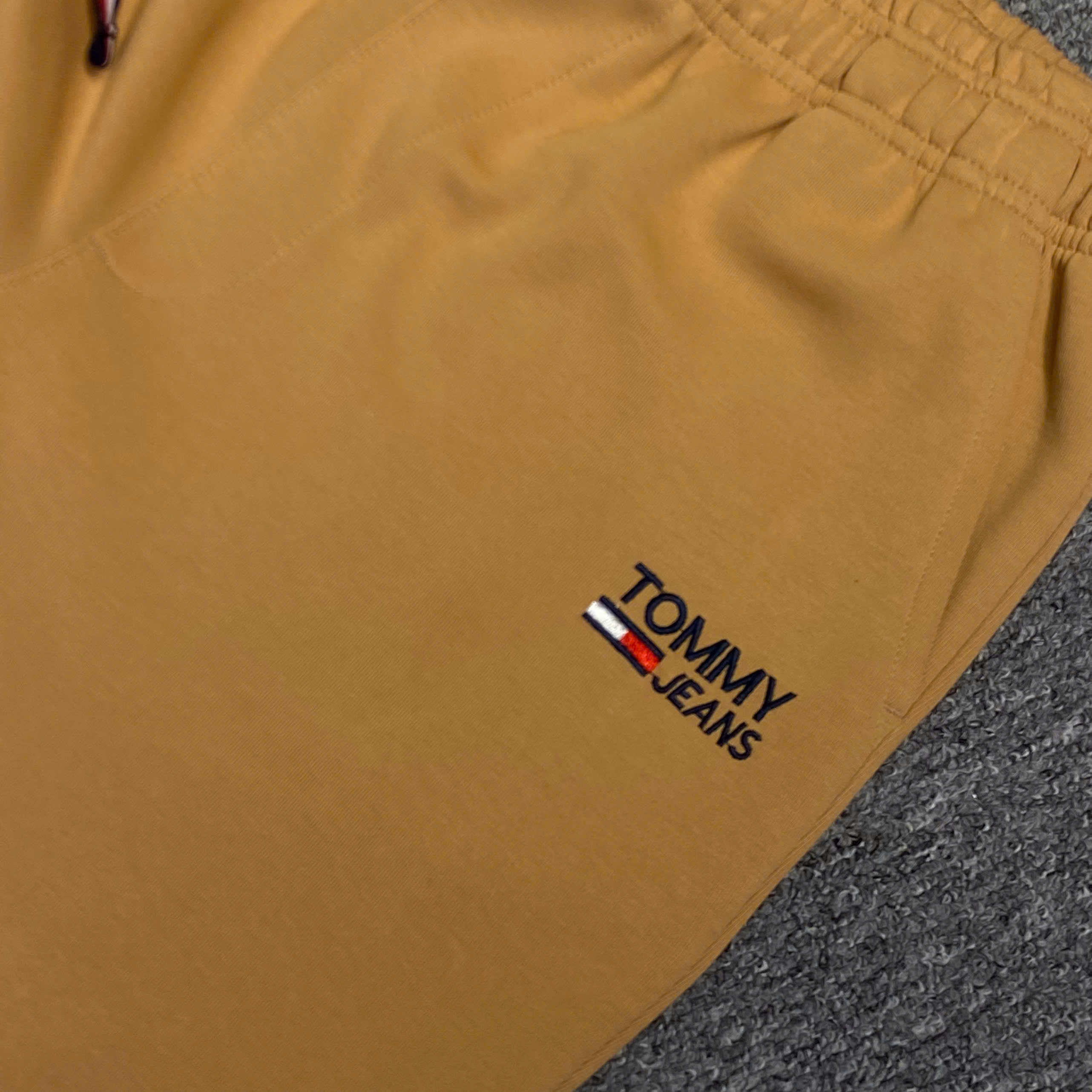 Quần Dài Chính Hãng - Tommy Hilfiger Men's Jeans Jogger Sweatpants 'Yellow Brown' - 78J1231-200
