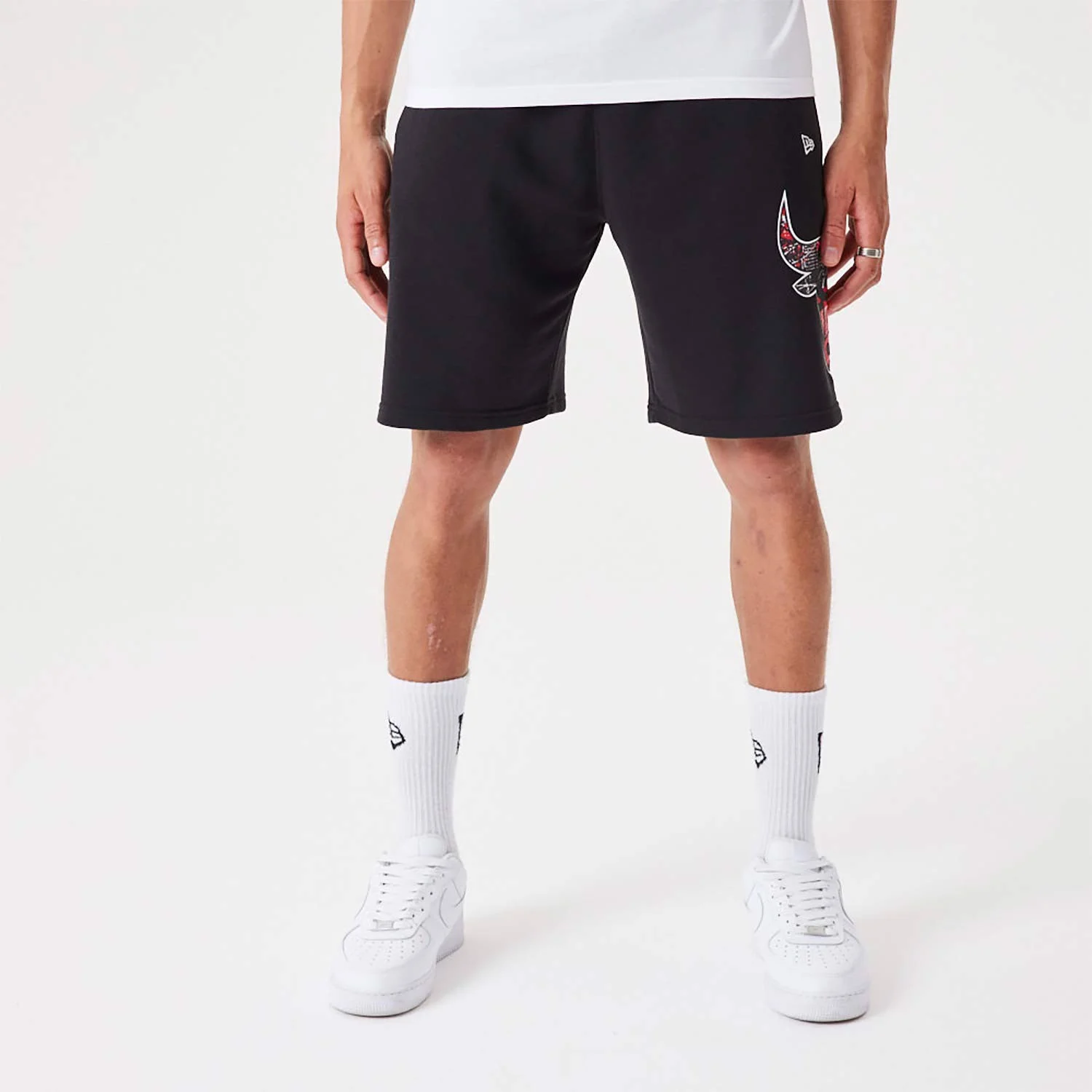 QUẦN SHORT - New Era Men's Chicago Bulls NBA Team Logo Shorts - 60332213 Quyetsneaker