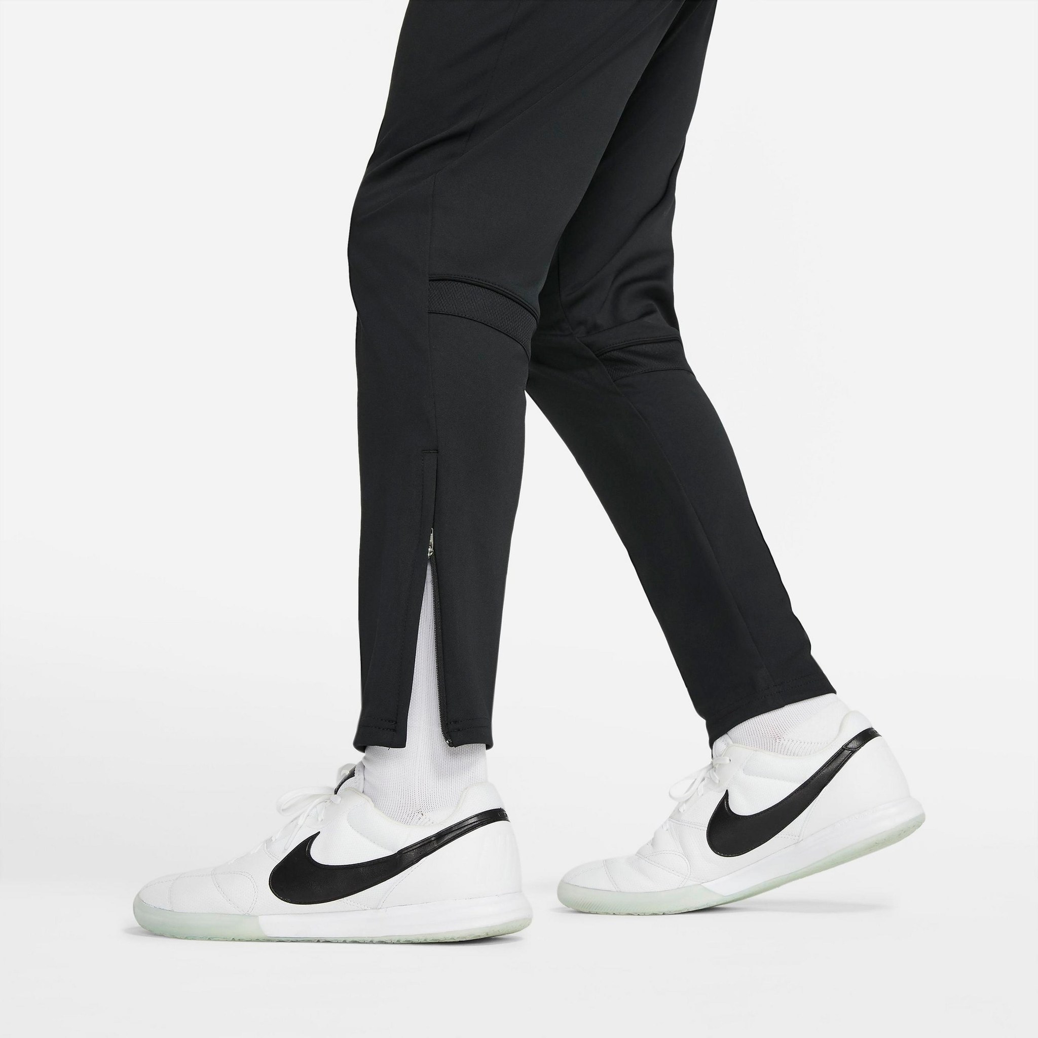 QUẦN DÀI CHÍNH HÃNG - NIKE DRI-FIT ACADEMY OPEN SWOOSH TRAINING PANTS - DA2800-010