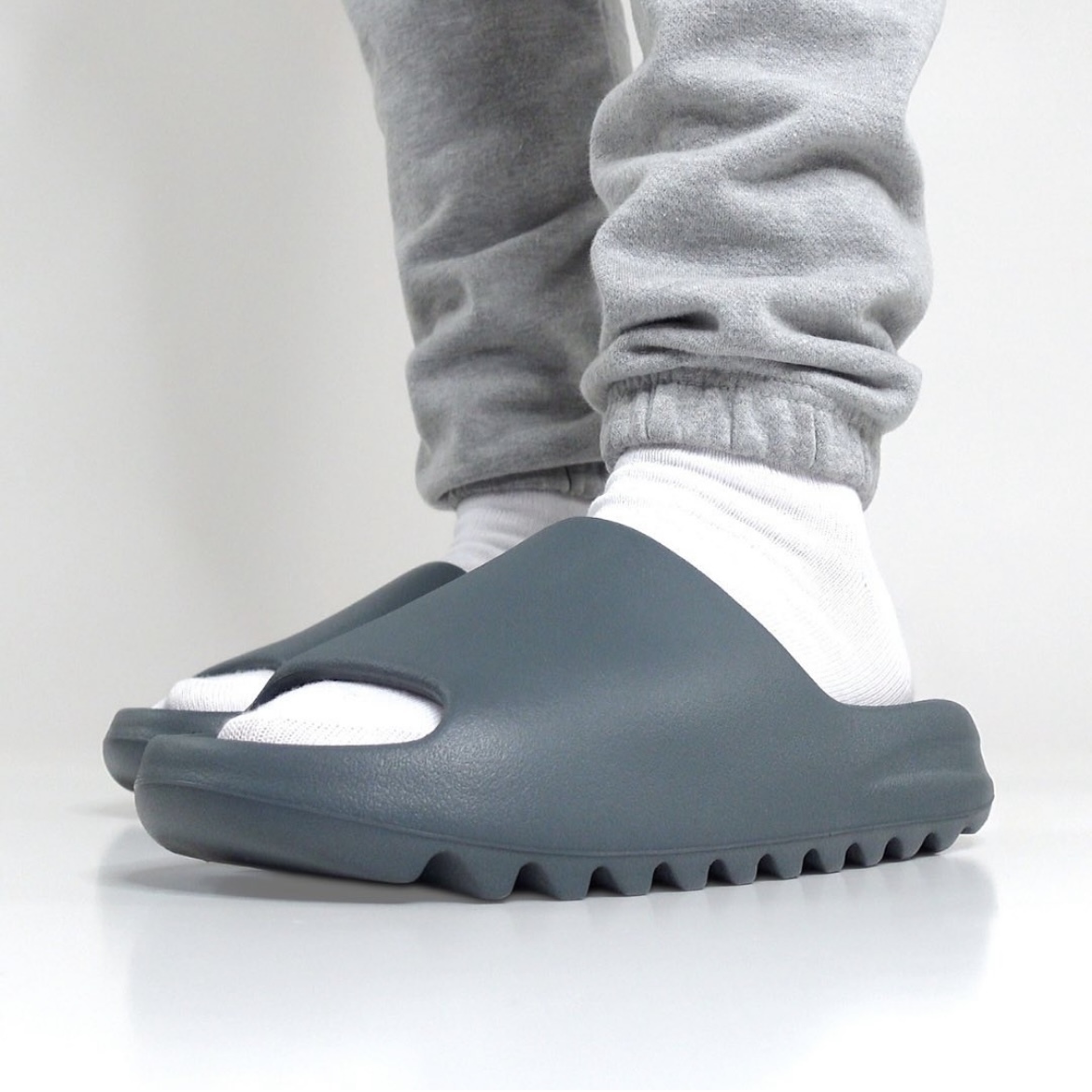 DÉP CHÍNH HÃNG - Adidas Yeezy Slide Slate Marine - ID2349