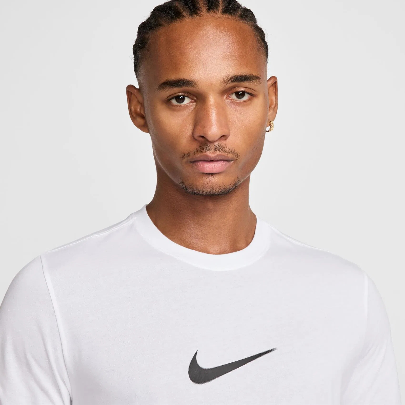 white nike tee mens