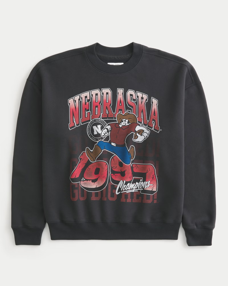 Áo Sweater Chính Hãng - Áo Hollister Men's Boxy University of Nebraska Cornhuskers Graphic Crew Sweatshirt 