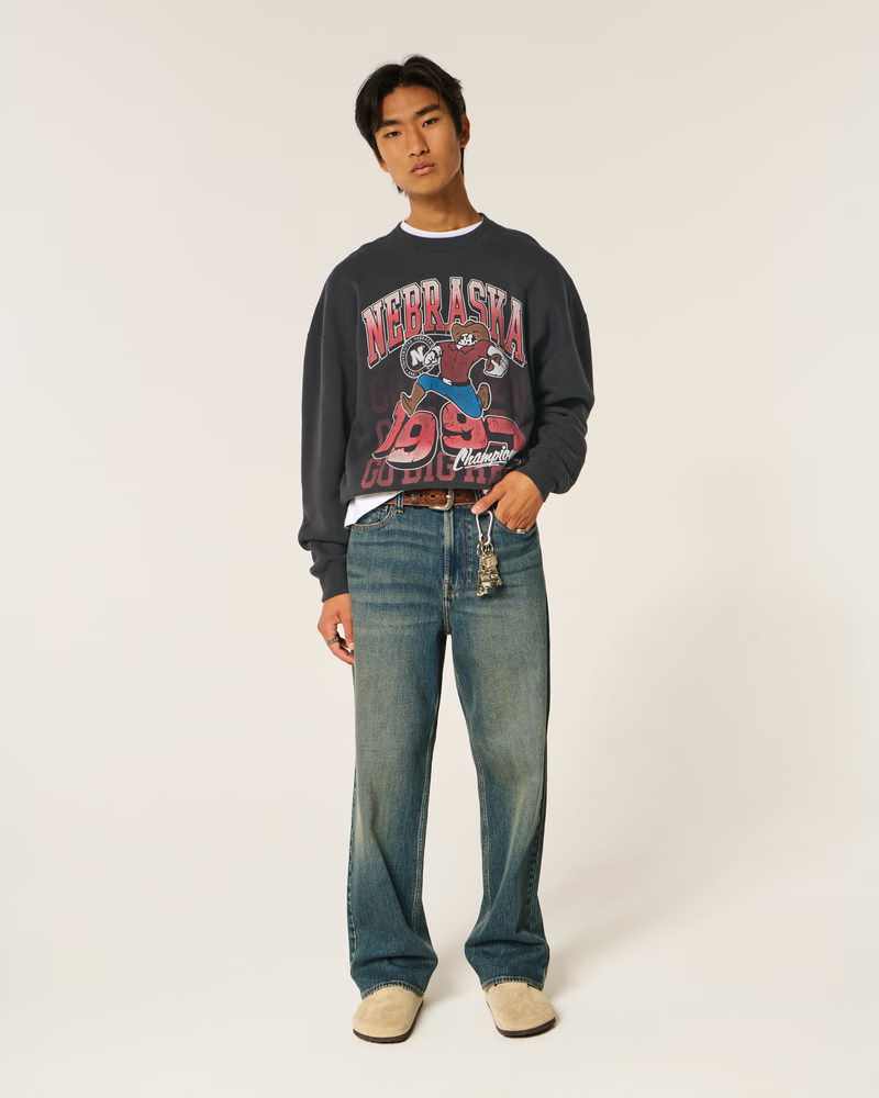 Áo Sweater Chính Hãng - Áo Hollister Men's Boxy University of Nebraska Cornhuskers Graphic Crew Sweatshirt 