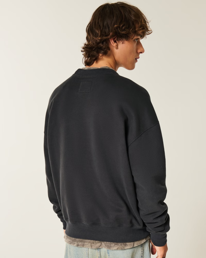 Áo Sweater Chính Hãng - Áo Hollister Men's Boxy University of Nebraska Cornhuskers Graphic Crew Sweatshirt 