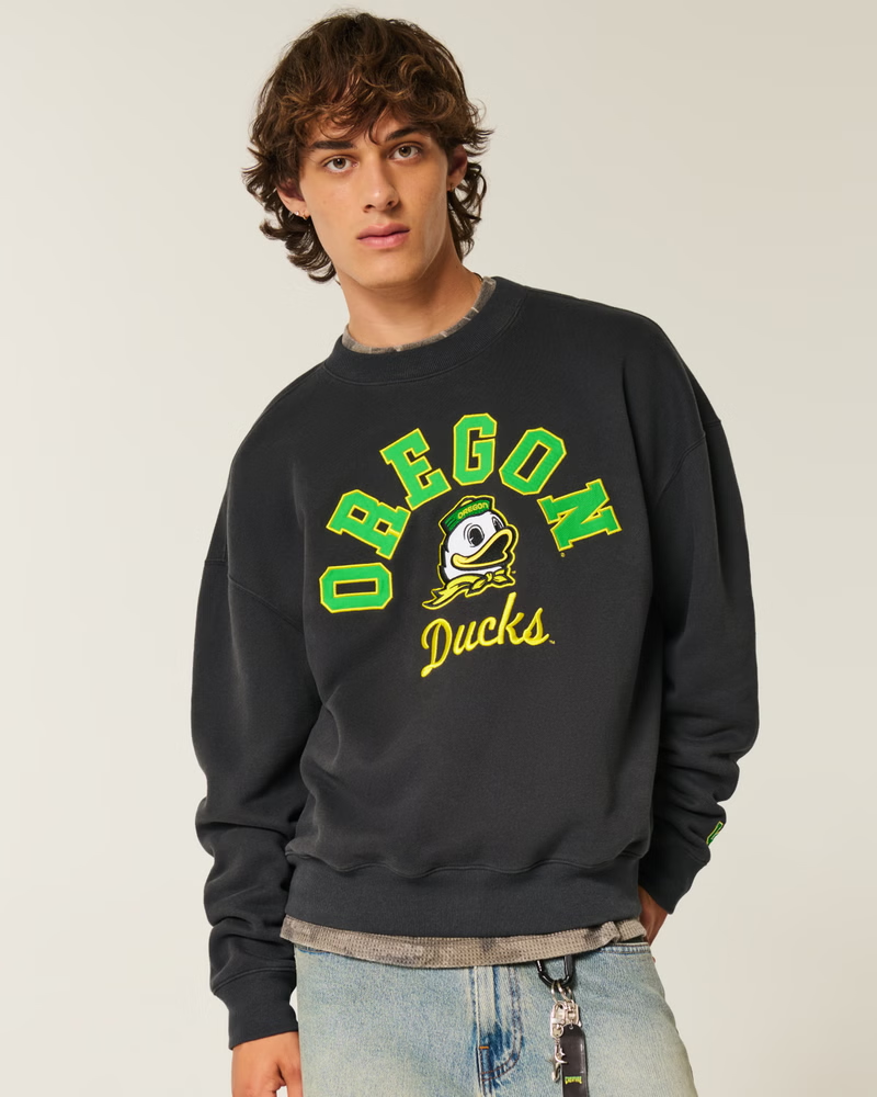 Áo Sweater Chính Hãng - Áo Hollister Men's Boxy University of Nebraska Cornhuskers Graphic Crew Sweatshirt 