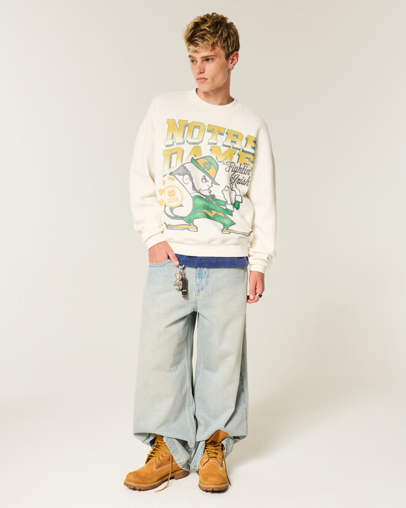 Áo Sweater Chính Hãng - Hollister Men's Boxy University of Nebraska Cornhuskers Graphic Crew Sweatshirt 