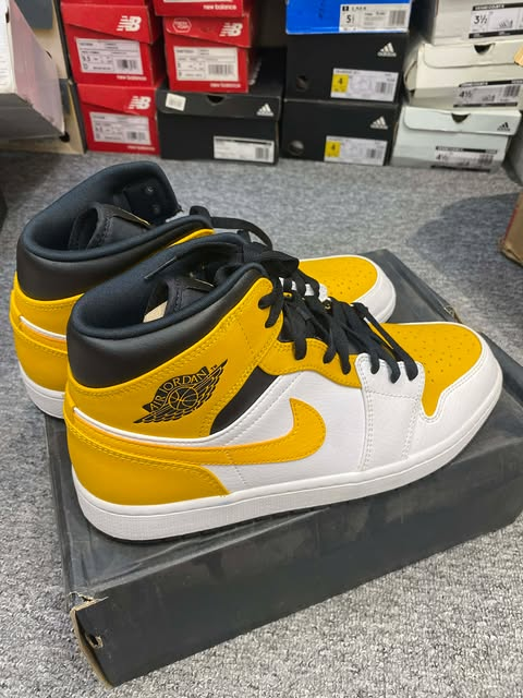 Giày Casual Chính Hãng - Nike Jordan 1 Mid 