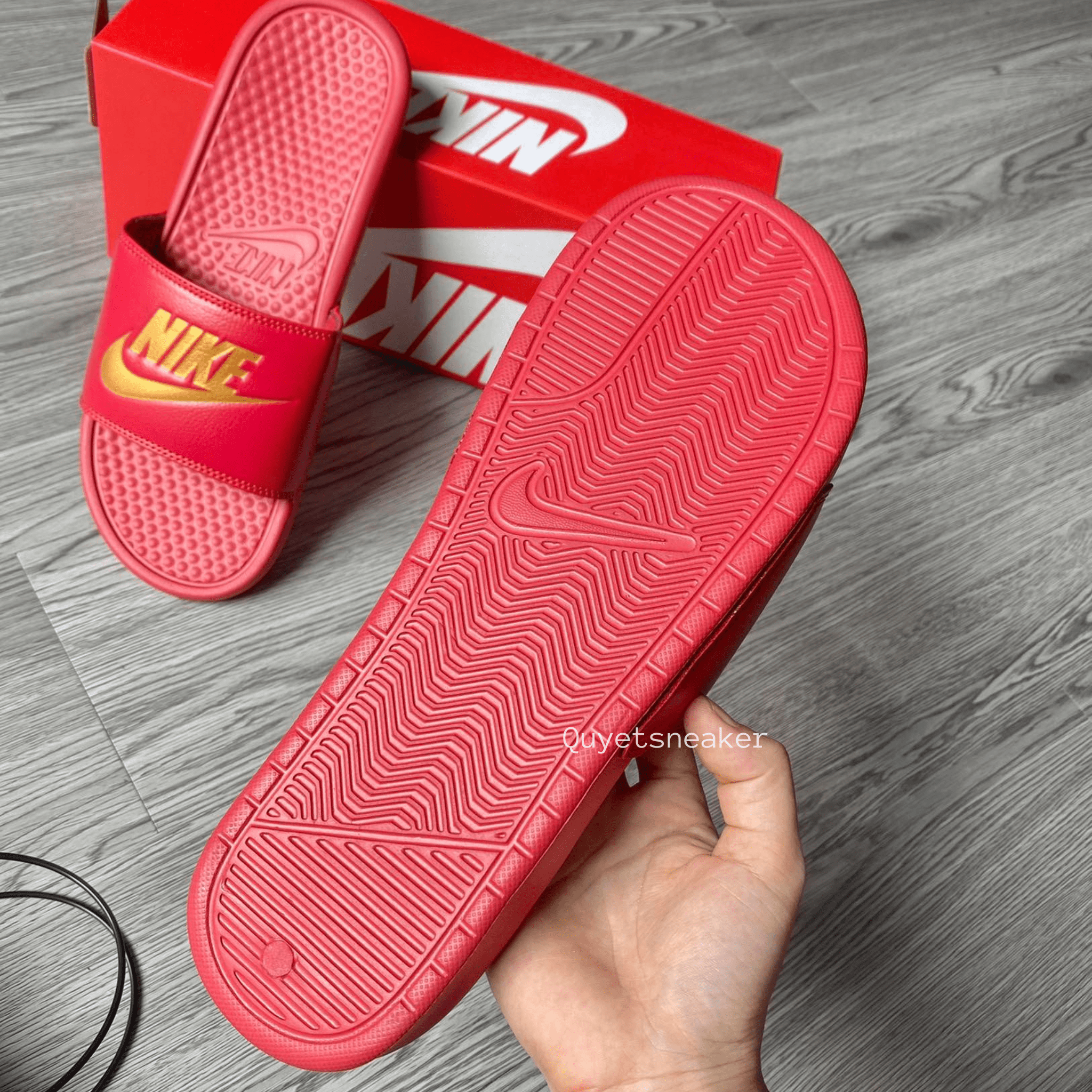 Dep Nam Nike Benassi Red Gold 343880 602