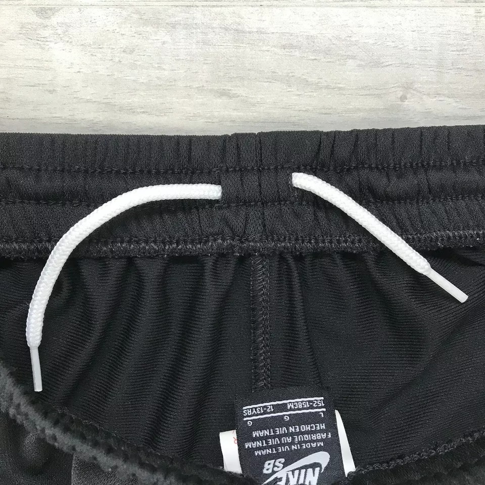 Quần Trẻ Em - Nike SB Boys Youth Black Back Pocket Skateboarding Shorts - DO87-023