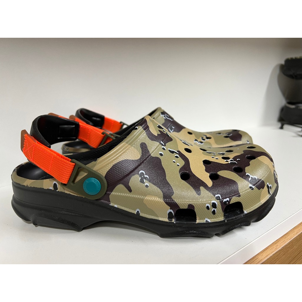 Dép Chính Hãng - Sục Crocs Camo Quai Cam Đen - SCR- 01