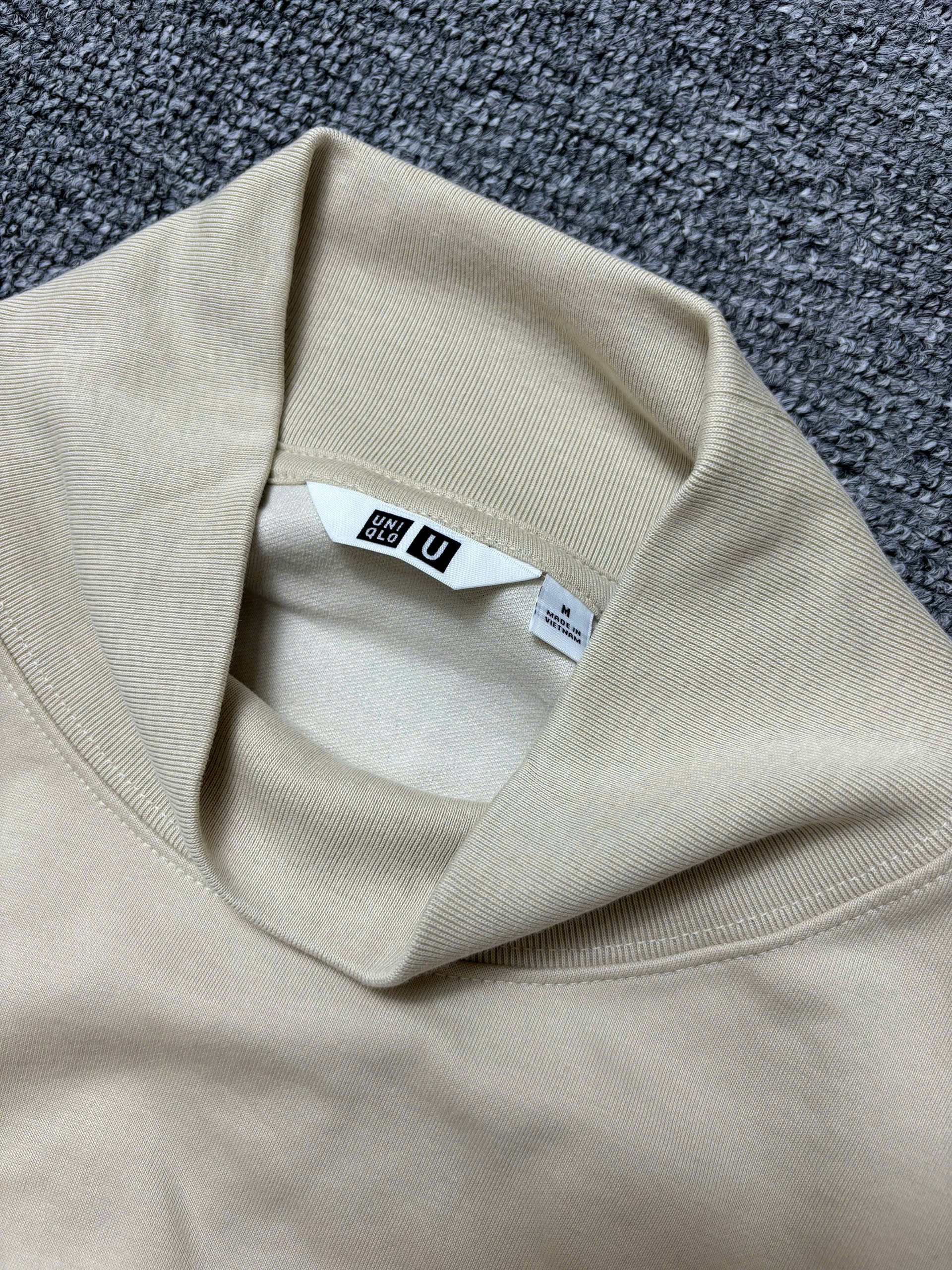 Áo Sweater Chính Hãng - Uniqlo Brushed Lined Mock Neck T-Shirt ''Be''- 4718065
