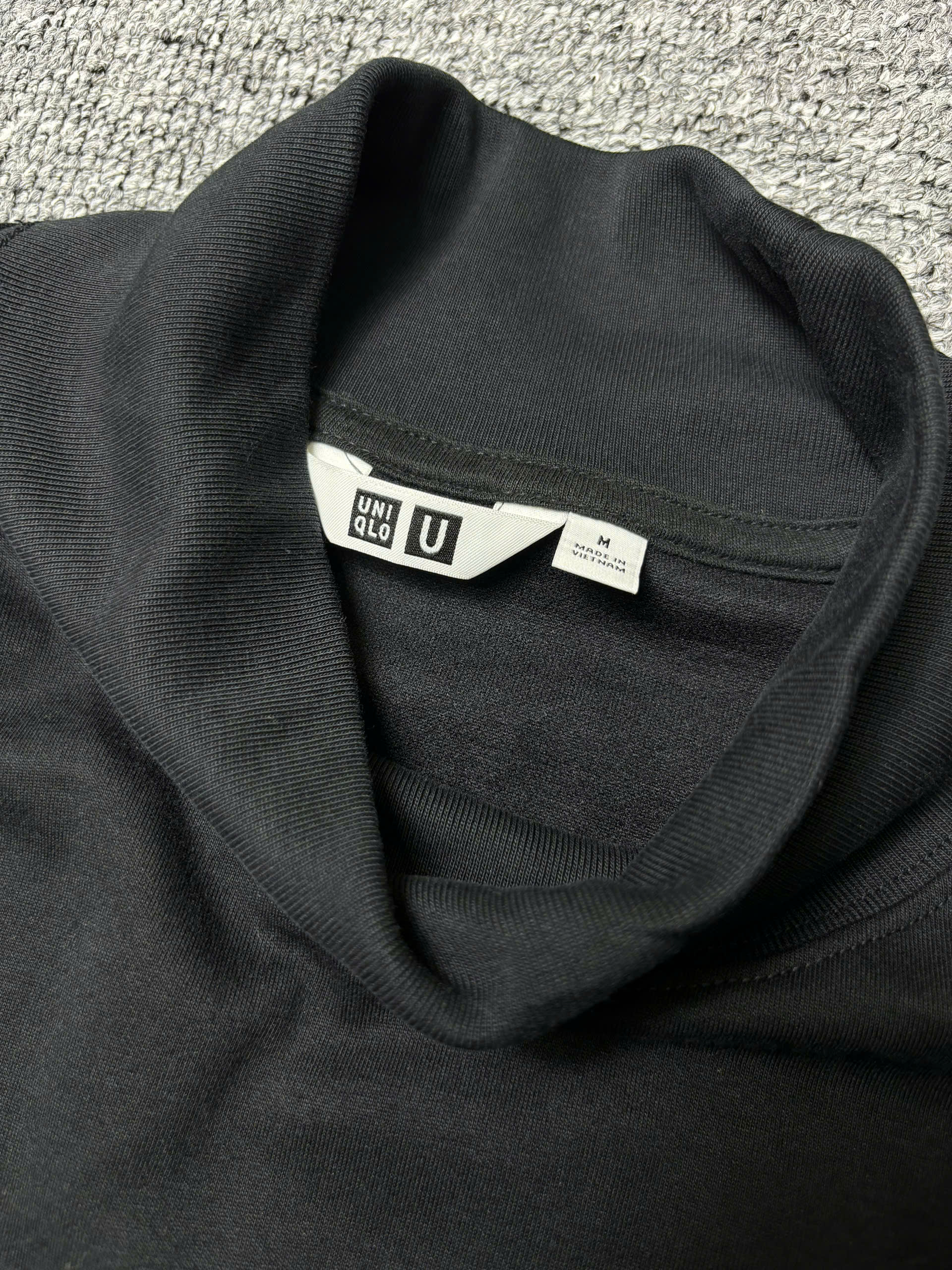 Áo Sweater Chính Hãng - Uniqlo Brushed Lined Mock Neck T-Shirt ''Black ''- 4718062