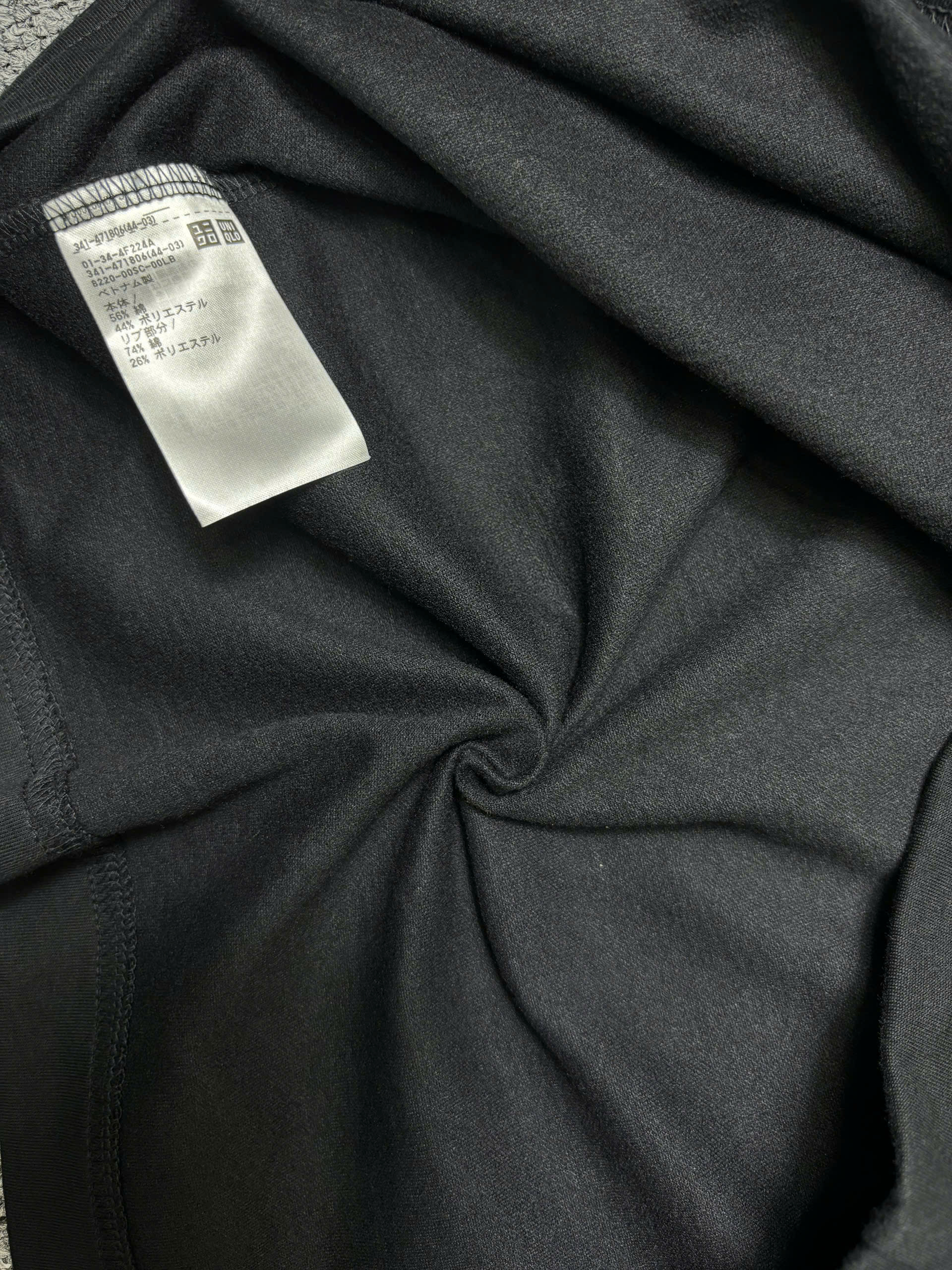 Áo Sweater Chính Hãng - Uniqlo Brushed Lined Mock Neck T-Shirt ''Black ''- 4718062