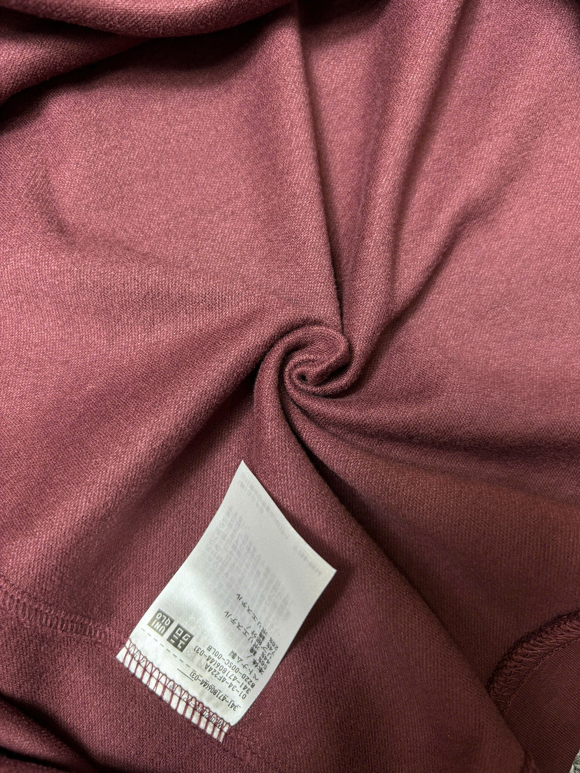 Áo Sweater Chính Hãng - Uniqlo Brushed Lined Mock Neck T-Shirt ''Wine ''- 4718061