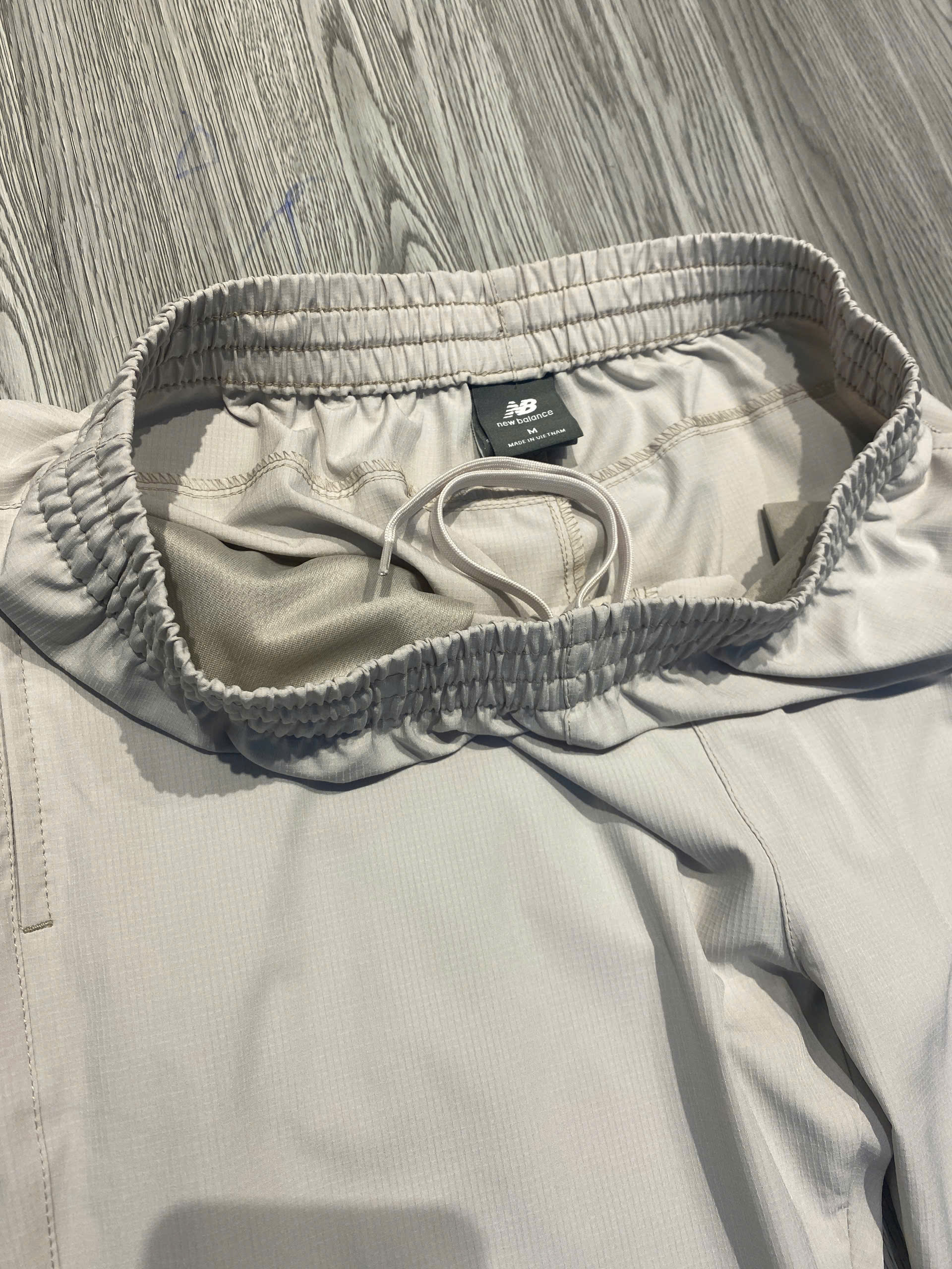 Quần Dài Chính Hãng - New Balance woven track pants Joggers  