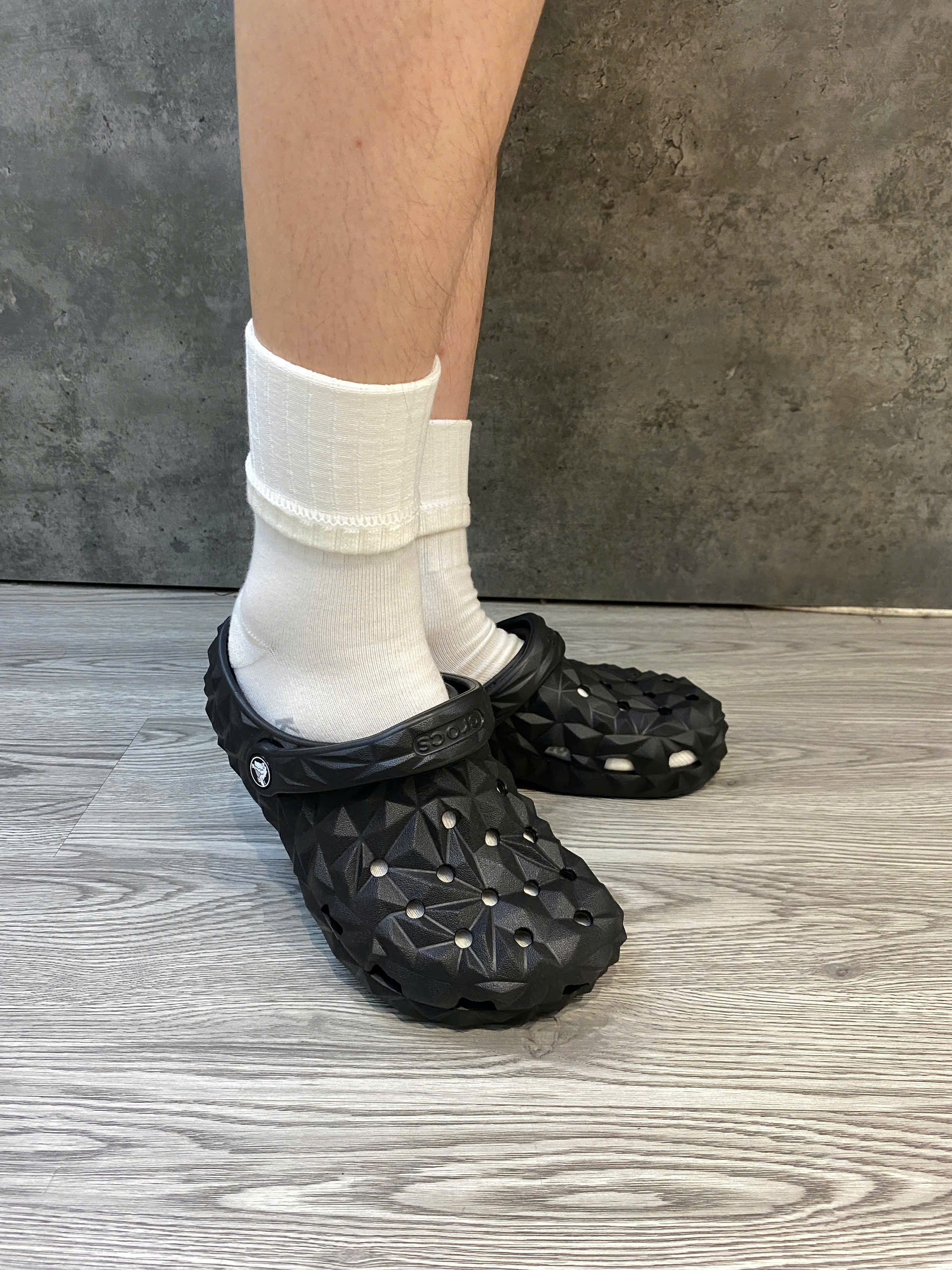 Dép Chính Hãng - Sục Crocs Clog Classic Geometric 
