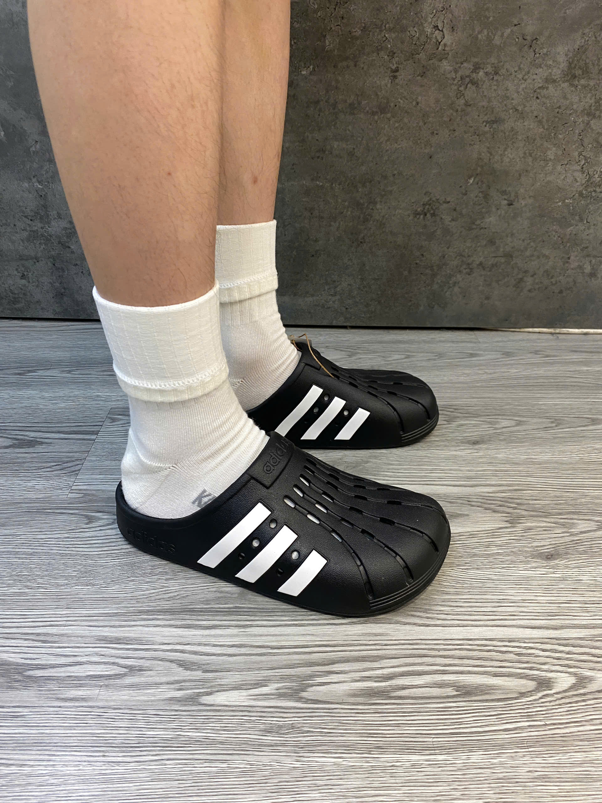 DÉP CHÍNH HÃNG - Sục Adilette Clogs Slip-On Men's Soft Comfort Sandals Black - GZ5886
