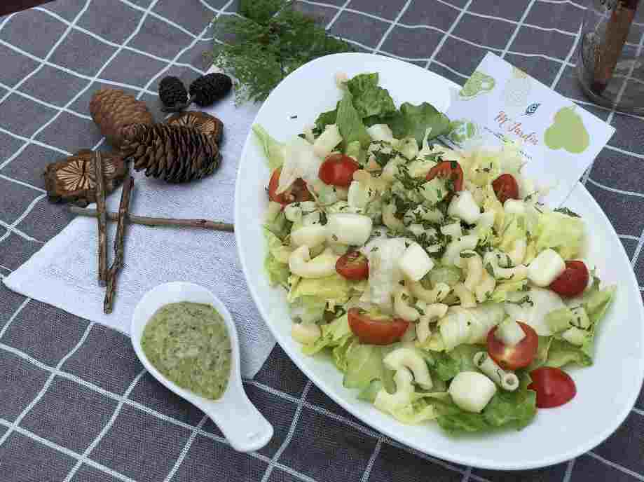 Salad mỳ Pesto