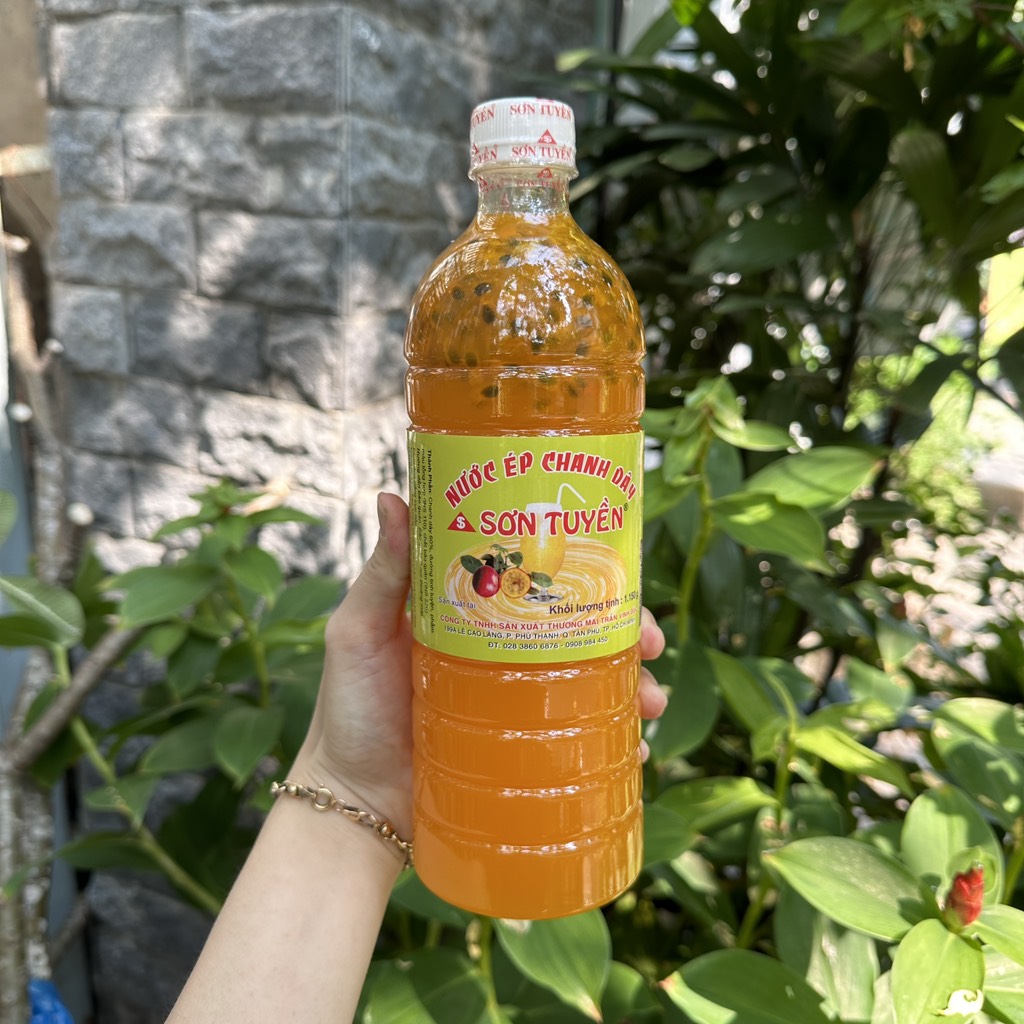 Nước ép chanh dây Sơn Tuyền chai 1 lít