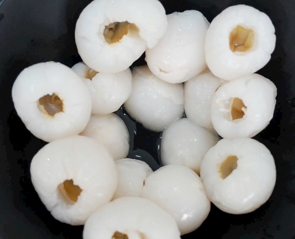 Vải ngâm Hoàng Gia lon 565g