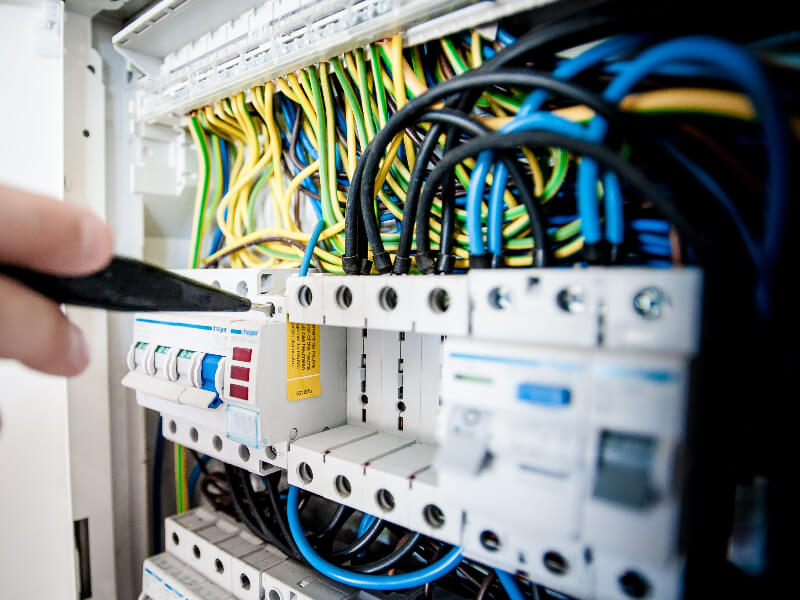 Cách bảo trì vận hành hệ thống điện nhà bạn sao cho an toàn