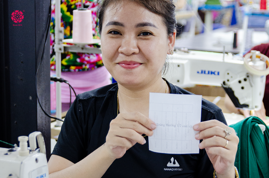 Không khí rộn ràng tại xưởng HQQuilt với hoạt động bốc thăm trúng thưởng 