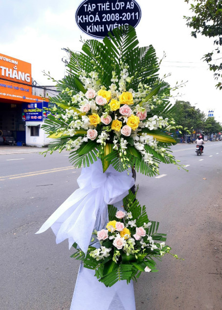 +79 mẫu hoa đám tang đẹp tại Kim Thành Hải Dương- Hoa Xuân Hòa.