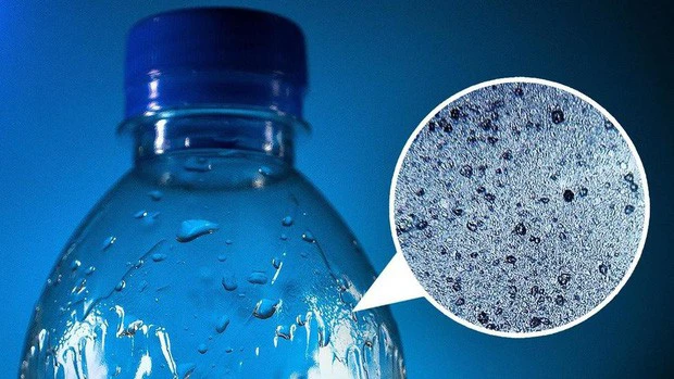 Hạt vi nhựa có trong nước đóng chai