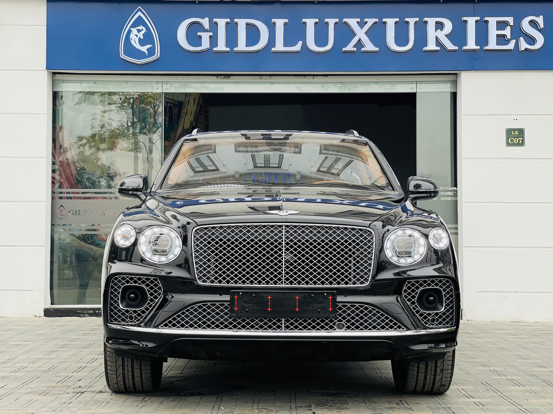 Chi tiết Sedan siêu sang Bentley Flying Spur 2021 tuỳ chọn 4 chỗ